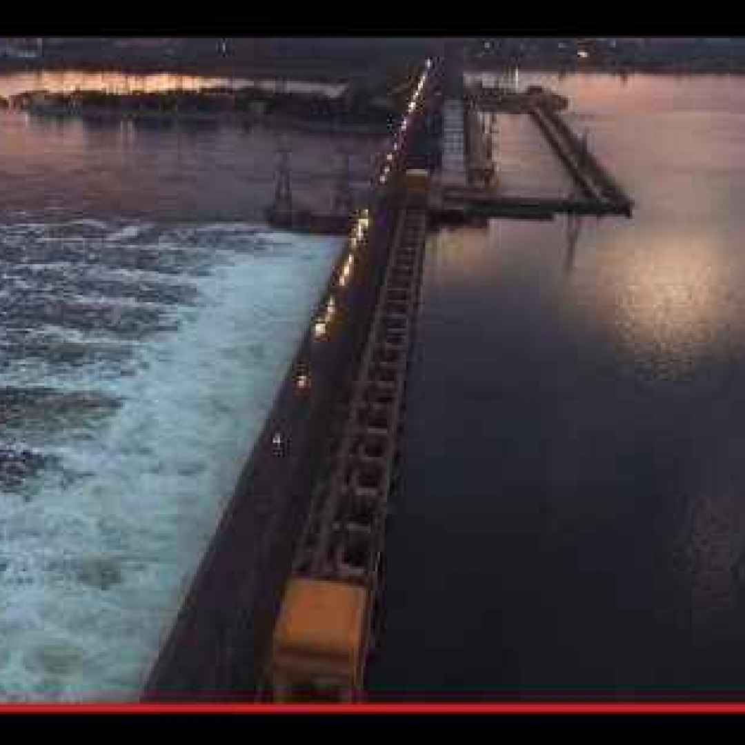 La muraglia di cemento che sugella il meccanismo energetico del grande Volga