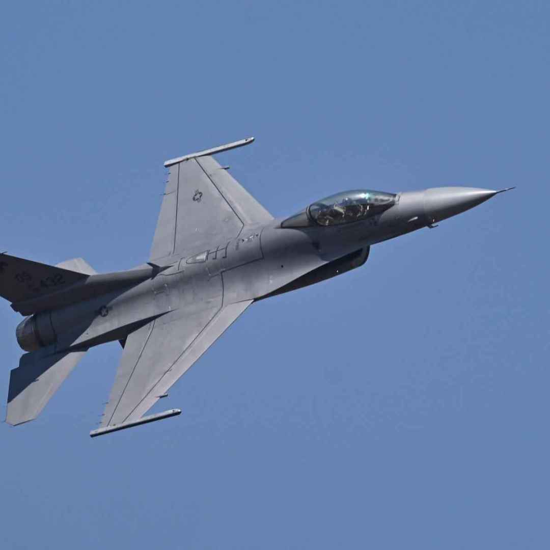 Gli effetti imprevisti dei caccia F-16 promessi a Kiev