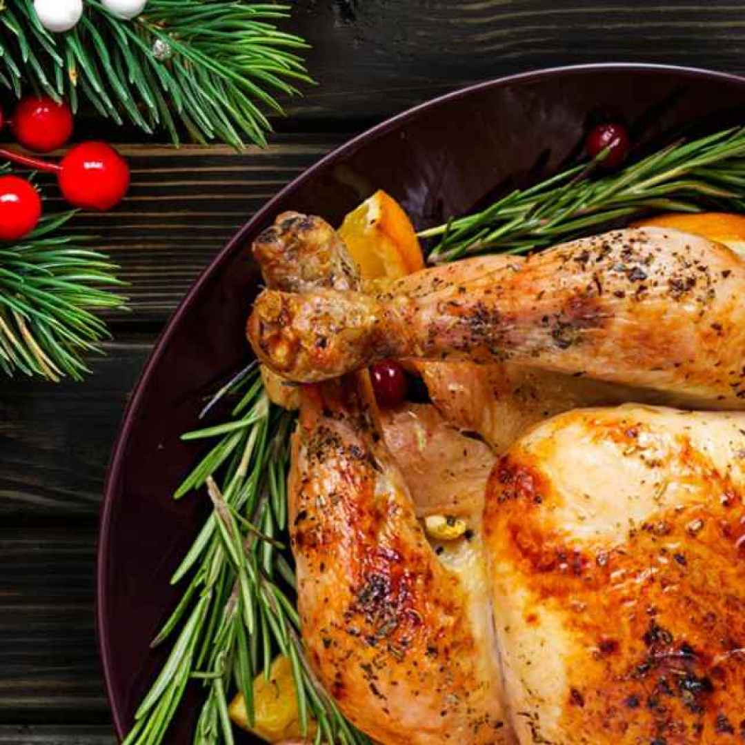 La cena di Natale menu a base di carne ricette pollo e tacchino