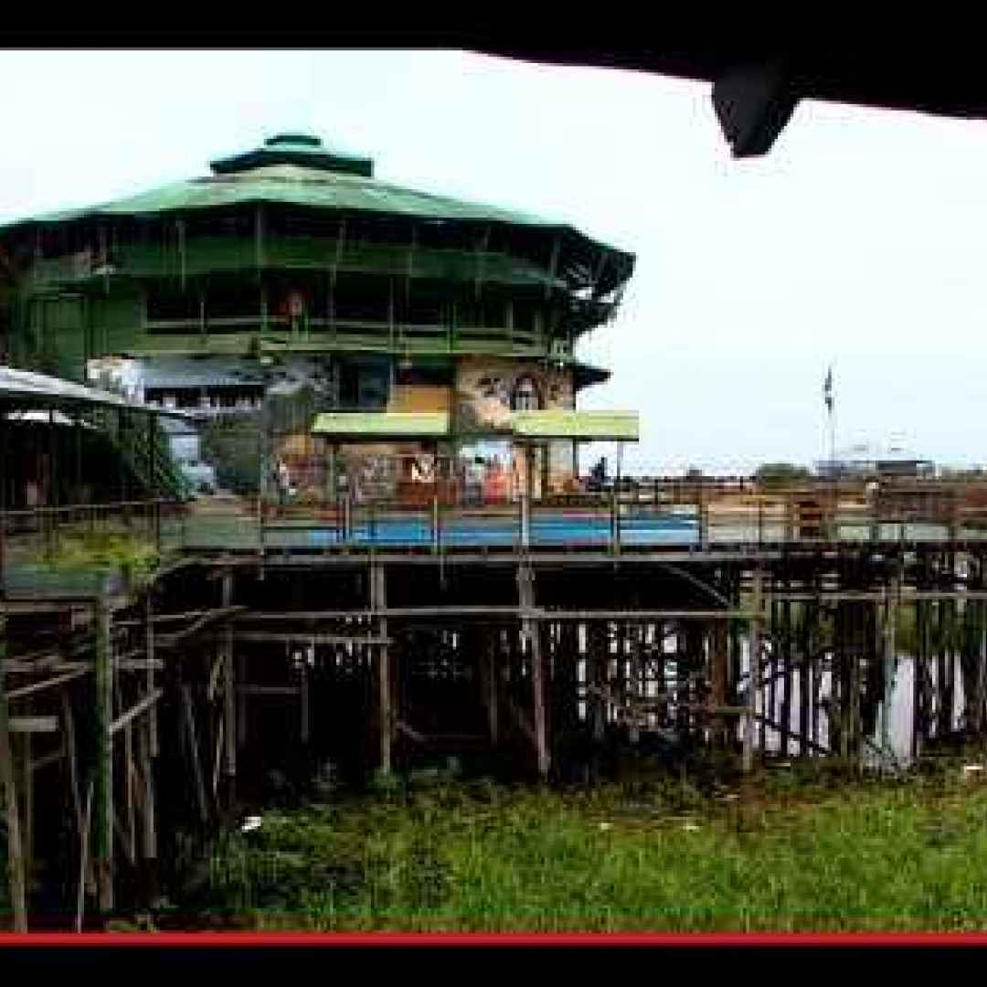 La salita e inesorabile declino dell’albergo costruito sulla cima dell’Amazzonia