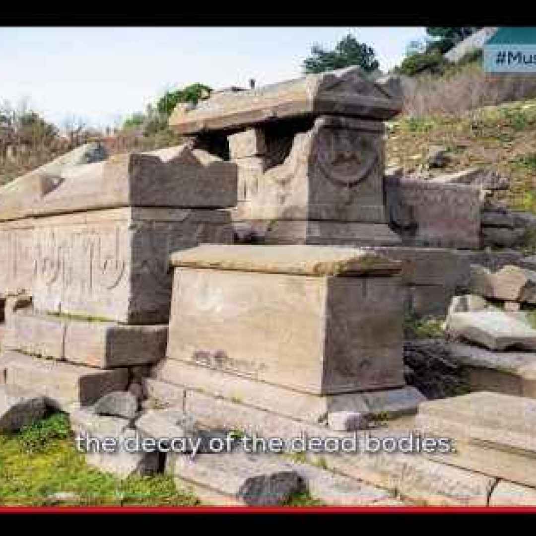 La città di Assos e il segreto dei sarcofagi che divoravano le spoglie mortali