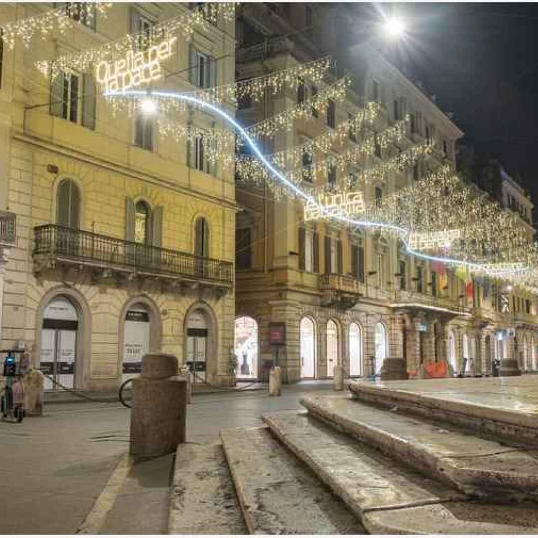 #Roma: Smontaggio luminarie a via del Corso: le deviazioni dei bus di zona