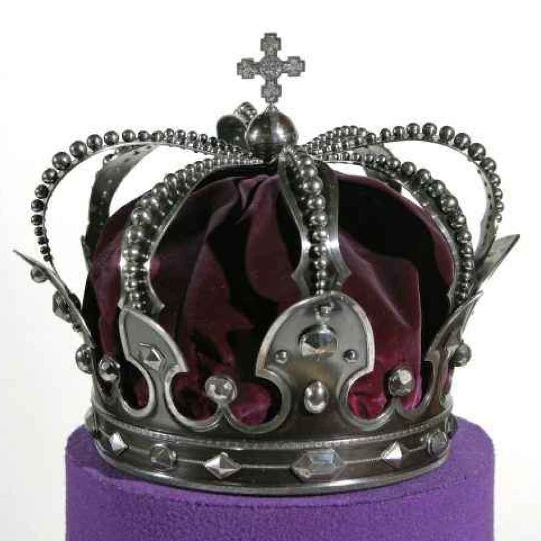 Il peso specifico della corona di ferro e la sua valenza storica per la monarchia rumena