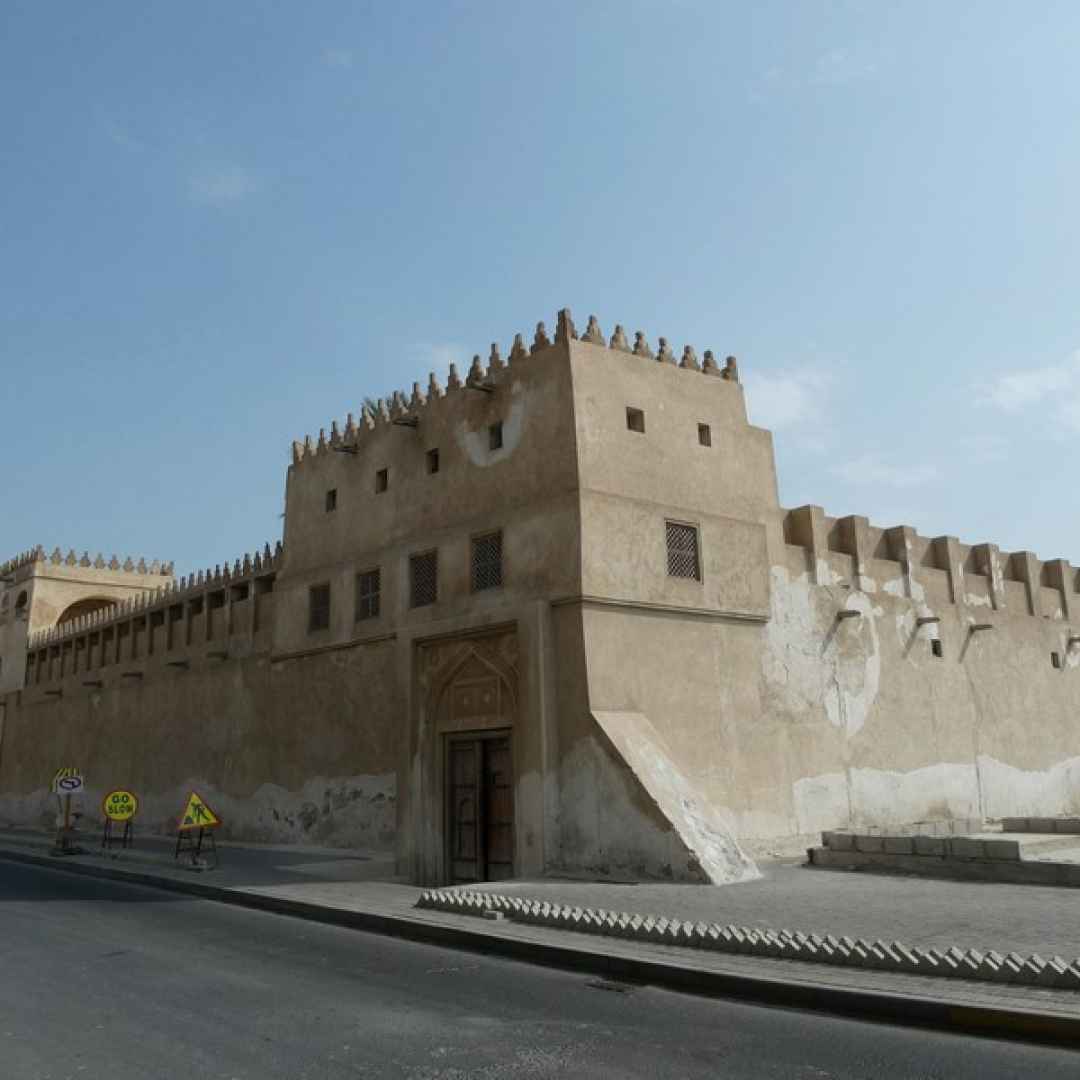 Visita alla città storica di Al Muharraq durante un lungo scalo aereo in Bahrein