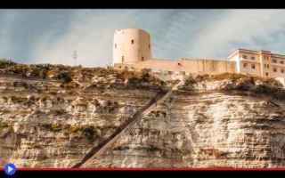 La stretta scalinata che conduce alla fortezza più elevata dell’intera Corsica meridionale