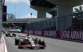 Formula 1, gravissimo comportamento antisportivo di Magnussen contro Hamilton, ecco cosa ha fatto