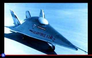 Futuristico X-24B, l’evoluzione pratica di un ferro da stiro volante
