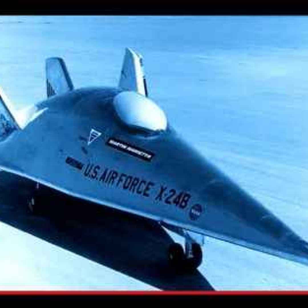 Futuristico X-24B, l’evoluzione pratica di un ferro da stiro volante