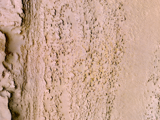 La valle di Athabasca è un giovane sistema di canali di deflusso su Marte che potrebbe essere stato scolpito da catastrofiche inondazioni. Altre immagini HiRISE rivelano che la valle di Athabasca è ora interamente ricoperta da un sottile strato di lava solidificata, residuo di un fiume di roccia fusa un tempo gonfio.