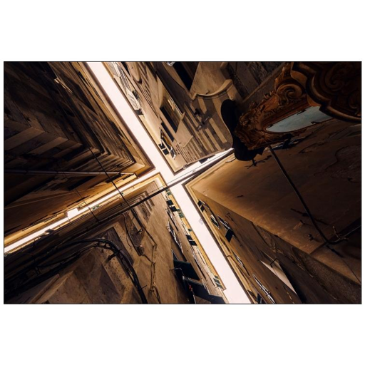 Pic of buildings from below in a narrow street in Caruggi area