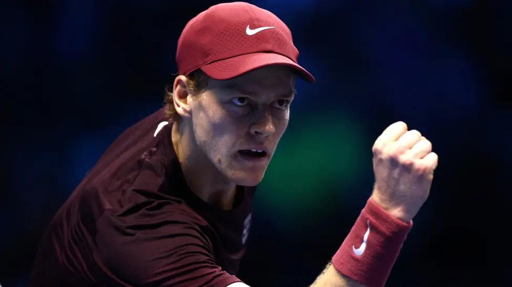 Sinner è di nuovo Maestro! Batte Alcaraz in due set e torna campione alle Finals
