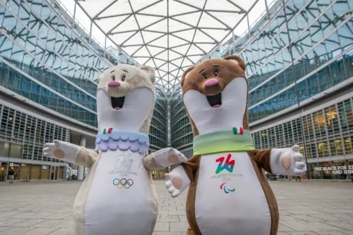 foto mascotte di milano cortina 2026