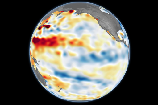 I dati della mappa sono stati acquisiti dal satellite Sentinel-6 Michael Freilich ed elaborati dagli scienziati del Jet Propulsion Laboratory (JPL) della NASA. I segnali legati ai cicli stagionali e alle tendenze di lungo periodo sono stati rimossi per mettere in evidenza le variazioni del livello del mare associate all’ENSO e ad altri fenomeni naturali di breve durata. Il gemello successore del satellite, Sentinel-6B, lanciato nel novembre 2025, dovrebbe iniziare a contribuire alla ricerca e alle previsioni sull’ENSO nel corso del 2026.