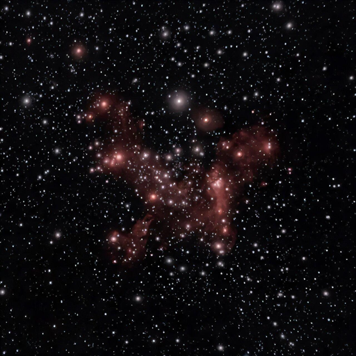 L’immagine mostra l’ambiente dinamico attorno al buco nero supermassiccio al centro della Via Lattea, evidenziando la nube di gas appena scoperta G2t insieme alle nubi già note G1 e G2, le cui orbite simili suggeriscono un’origine comune nel sistema stellare IRS16SW.