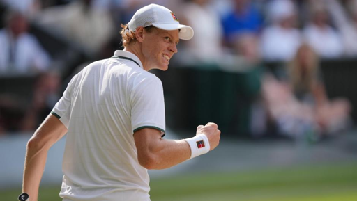 Sinner-Djokovic: 6-4, 6-4, 6-4. In finale a Wimbledon!