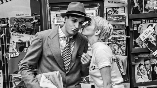 Zoey Deutch e Aubry Dullin in Nouvelle Vague