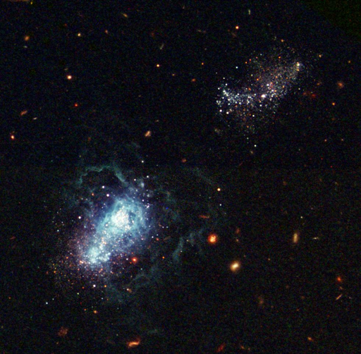 La galassia IZw18 ripresa dal telescopio Hubble.