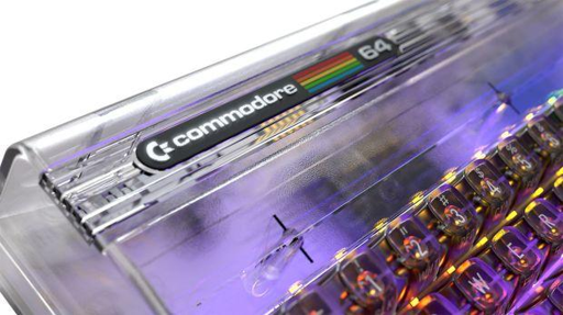 Il nuovo Commodore 64 Ultra nella versione con la scocca trasparente