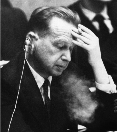 Dag Hammarskjold in ascolto