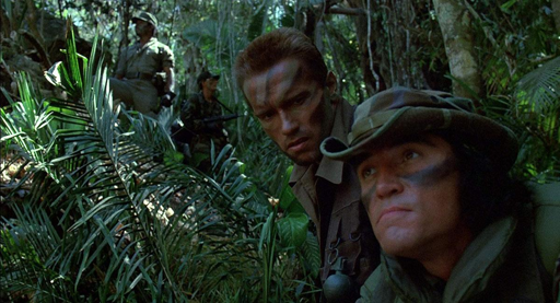 Arnold Schwarzenegger e Sonny Landham in Predator