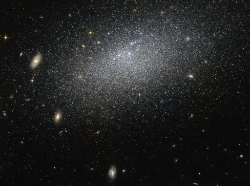Questa galassia è anche molto isolata. Ci sono circa 2,3 milioni di anni luce tra UGC 4879 e la sua vicina più prossima, Leo A, che è più o meno la stessa distanza che separa la Via Lattea dalla nostra vicina galattica più prossima, la Galassia di Andromeda.

L'isolamento di questa galassia significa che non ha interagito con nessuna delle galassie circostanti, rendendola un laboratorio ideale per studiare la formazione stellare senza complicazioni dovute alle interazioni con altre galassie. Gli studi su UGC 4879 hanno rivelato una significativa quantità di formazione stellare nei primi 4 miliardi di anni dopo il Big Bang, seguita da una strana pausa di 9 miliardi di anni nella formazione stellare, terminata 1 miliardo di anni fa con una più recente riaccensione. La ragione di questo comportamento, tuttavia, rimane misteriosa, e la galassia solitaria continua a fornire ampio materiale di studio agli astronomi che cercano di comprendere i complessi misteri della nascita delle stelle in tutto l'universo.