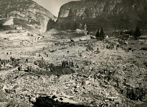 Diga del Vajont
CC0 https://it.wikipedia.org/wiki/Disastro_del_Vajont#/media/File:Vajont1963_5.jpg