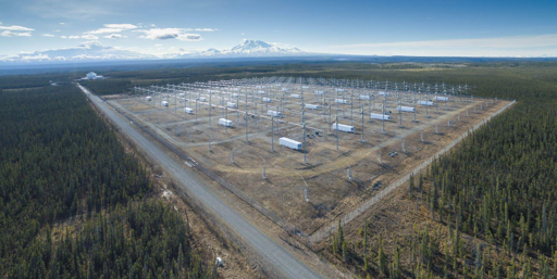 Il progetto Haarp finisce sotto accusa a ogni terremoto, dalla Turchia al Venezuela. Nel dicembre 2022 ha provato a fare qualcosa di più semplice, cioè rimbalzare un segnale radio su un asteroide largo 150 metri. Il segnale è partito, ma l'eco che doveva tornare indietro non è mai stata confermata, e i ricercatori ora puntano a bersagli più vicini.